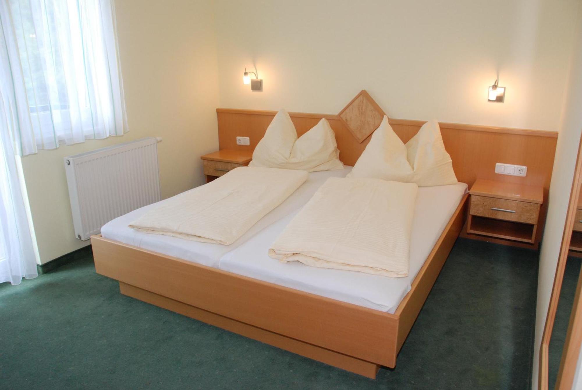 Gaestehaus Groeblacher Köstenberg Екстериор снимка