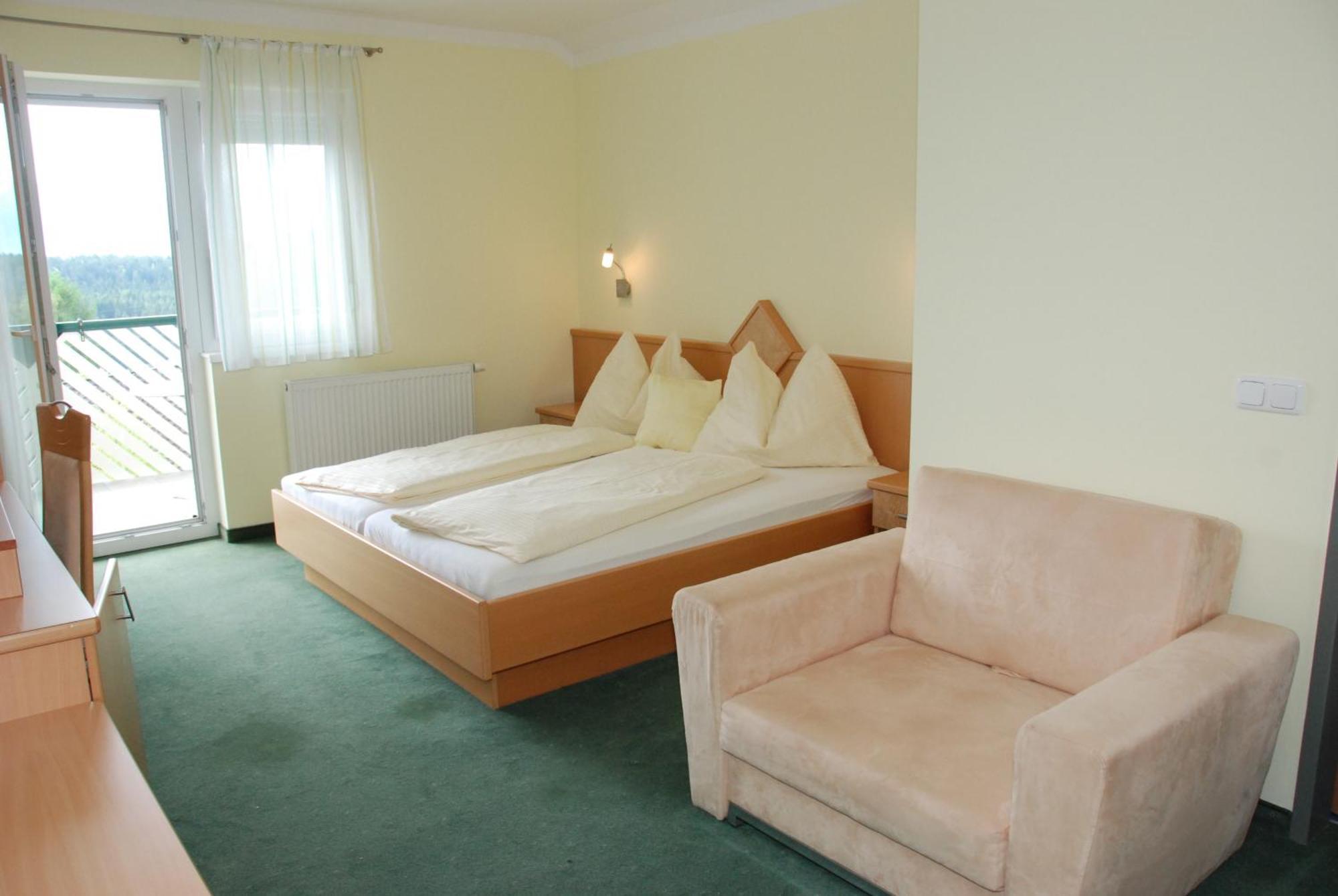 Gaestehaus Groeblacher Köstenberg Екстериор снимка